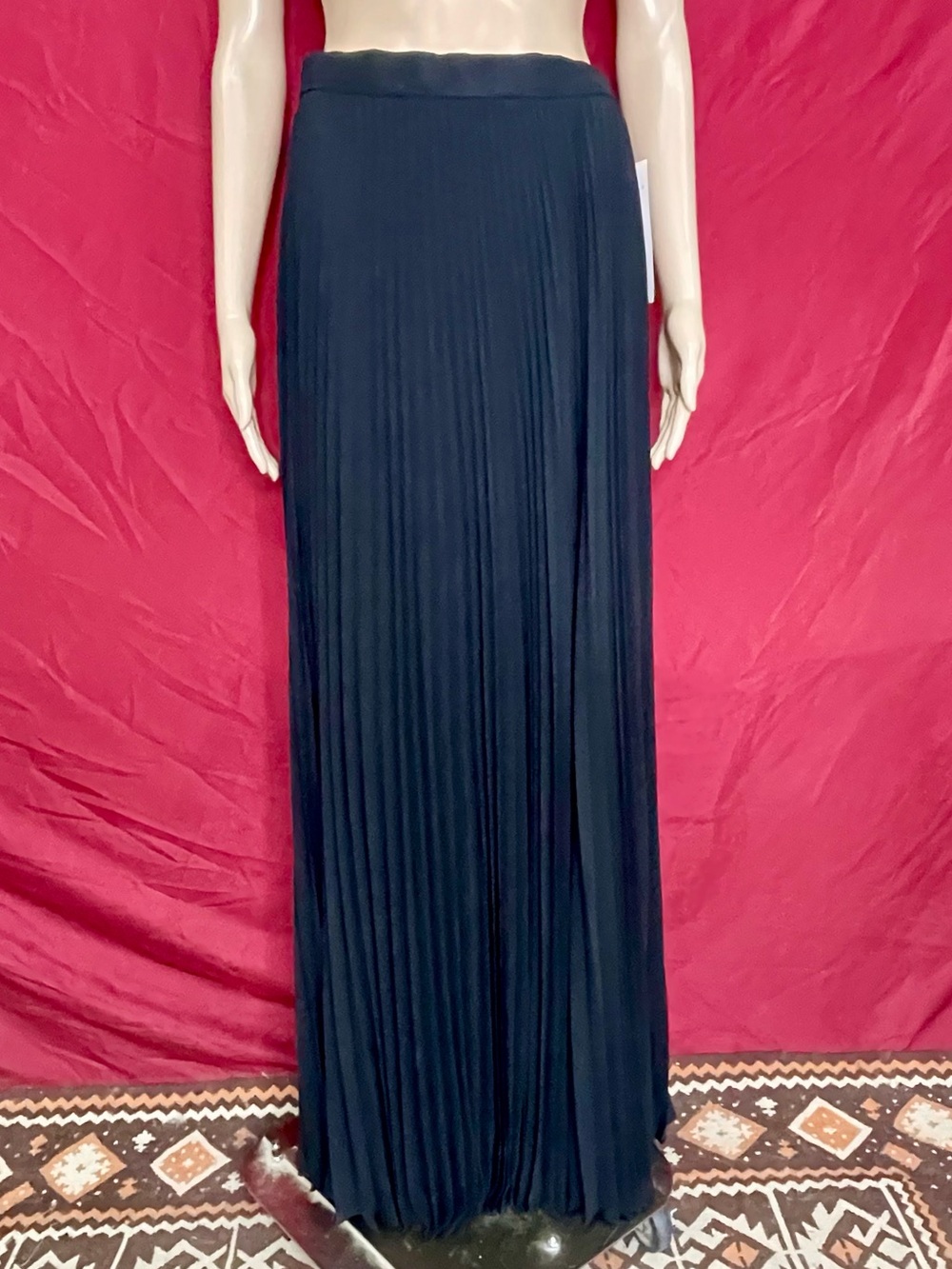 Carmen Marc Valvo Woman Black Silk Accordion Pleat Maxi 20W NWT